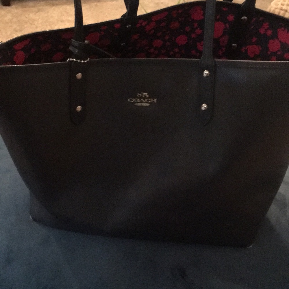 Authentic 100% Coach navy Tote computer bag